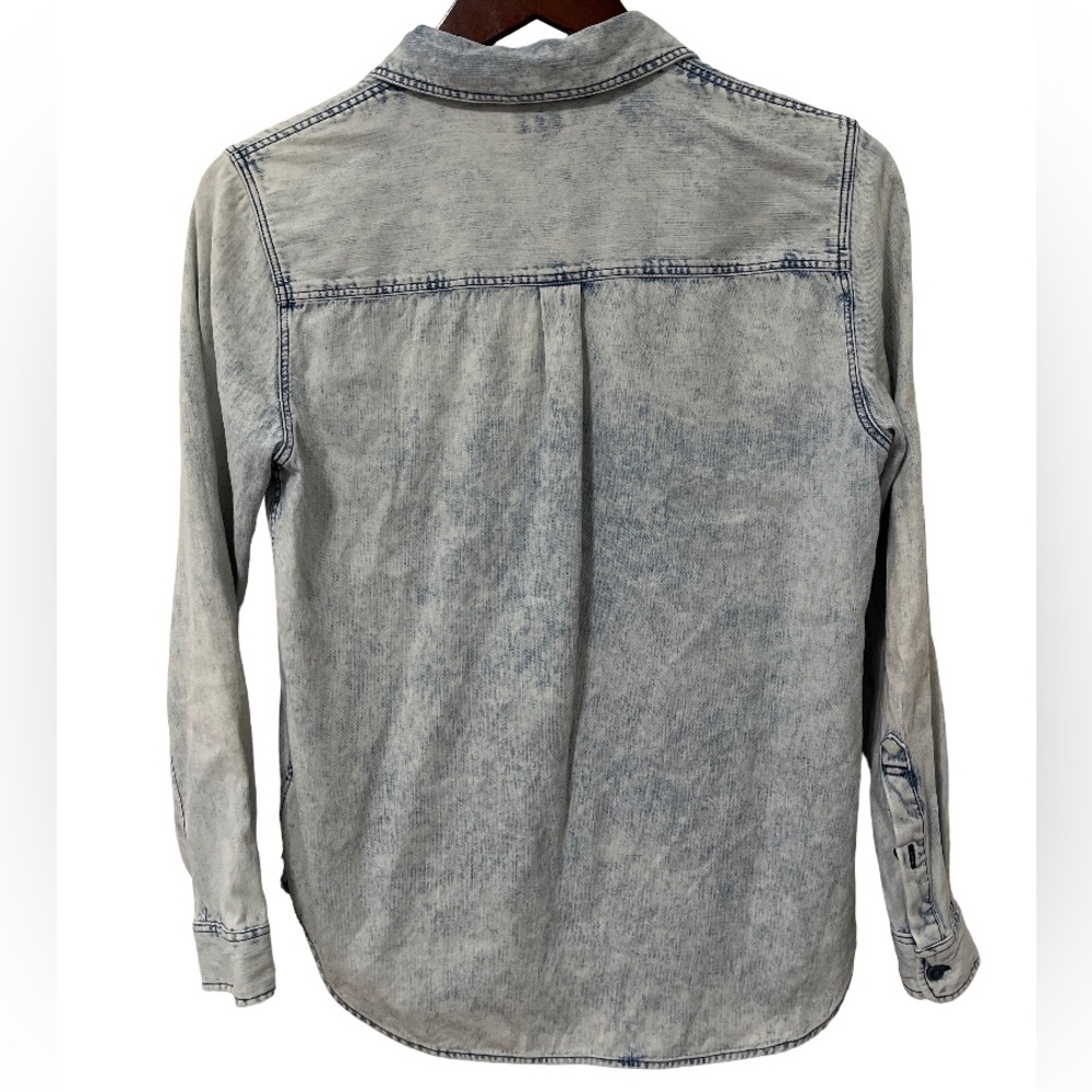 Faherty Women’s Size Small Light Blue White Washed Button Down Shirt - Picture 2 of 7